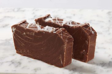 Fudge - Slices – Front Label - chocolate-amaretto